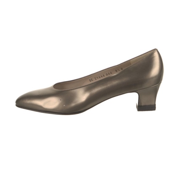 NWOT Salvatore Ferragamo Bronze Metallic Ballet Pump - Picture 1 of 7